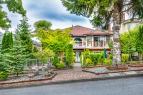  Diana's Luxury Bed and Breakfast  Ванкувер
